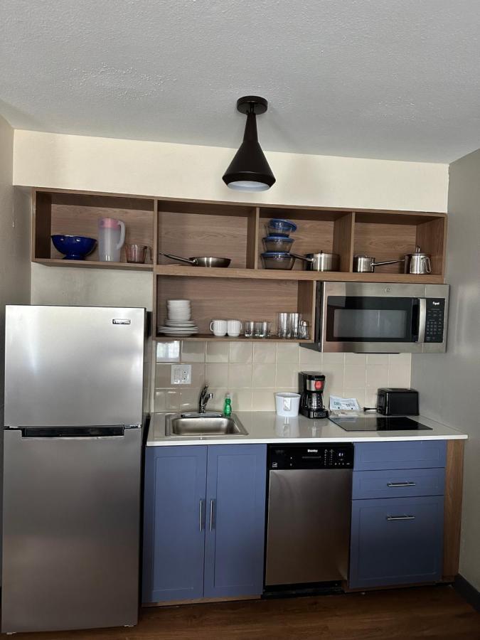 Candlewood Suites Stafford Хьюстон Экстерьер фото